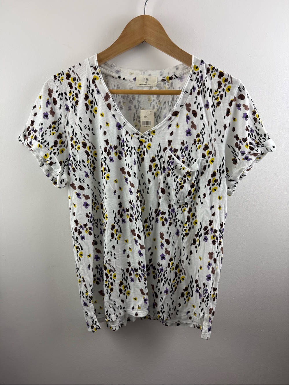 NWT Anthropologie t.la Leopard Floral Yellow Purple Brown Spots V-Neck Tee Small